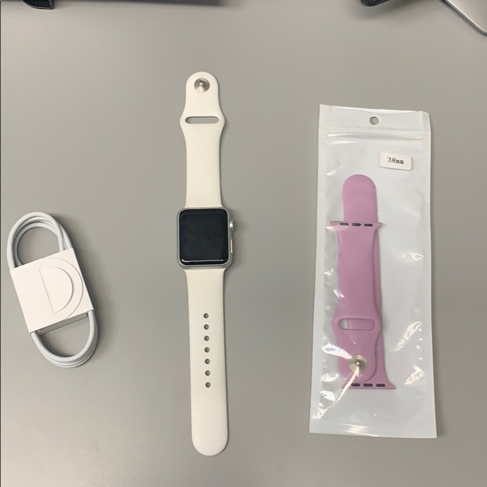 Apple Watch Series 1, extra band and charger